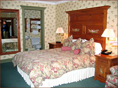 Auberge Lakeview Inn, Eastern Townships, historical travel Quebec, historic accommodations Quebec, senior travel Quebec.