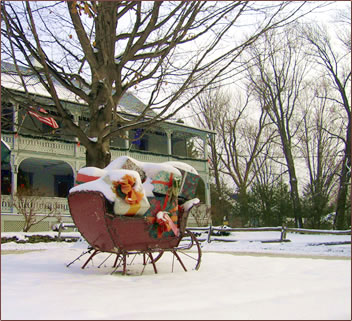 Auberge Lakeview Inn, Eastern Townships, historical travel Quebec, historic accommodations Quebec, senior travel Quebec.