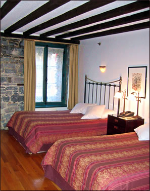 Auberge Sans Soucy, Montreal hotels, Montreal holidays, Quebec hotels.