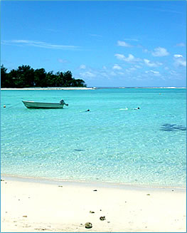 Fine sand beaches and coral reefs are part of Rarotonga, Cook Islands vacations.