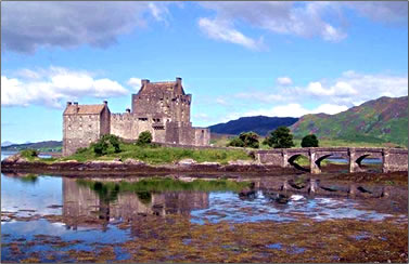 Eilean Donan Castle, Scottish Highlands, clan history.