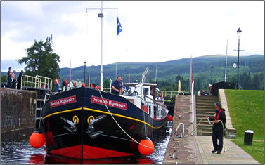 Scotland luxury barging vacations.