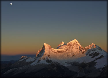 Wilderness photography: mountains of Peru.