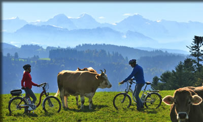 Switzerland's Heart Route, senior-friendly hiking and cycling in Switzerland.