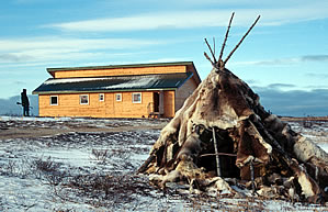 Dymond Lake Lodge, northern Manitoba for polar bear watching vacations.