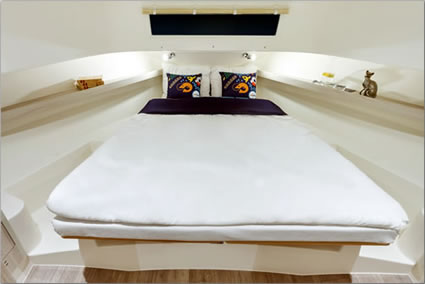 Le Boat luxury self-skippered cruiser master bedroom.