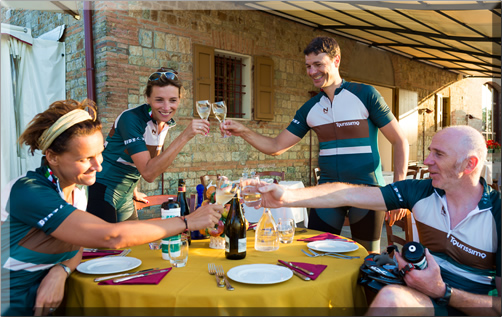 Tuscany-Tourissimo-Wine-Drinking